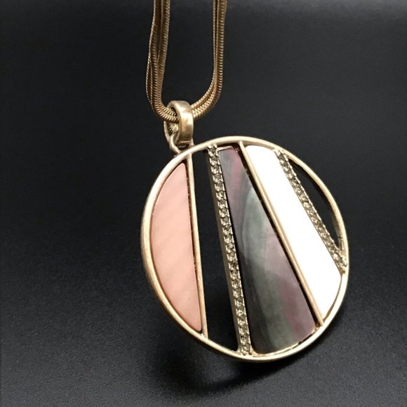 NEW Kenneth Cole NY Geometric Disc Shell Necklace - Picture 2 of 8